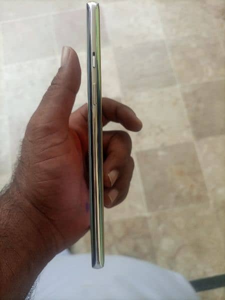 one plus 8.5g .  8GB 128GB . 9-10 . duel Pta approved. 2