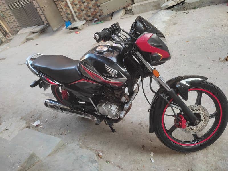 Honda cb125f for urgent sale in good condition. 1