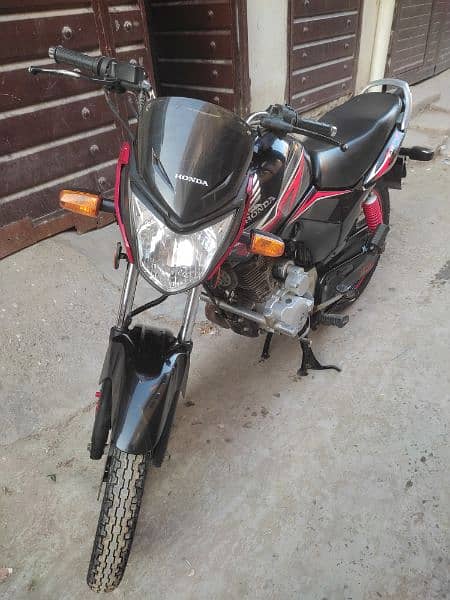 Honda cb125f for urgent sale in good condition. 3