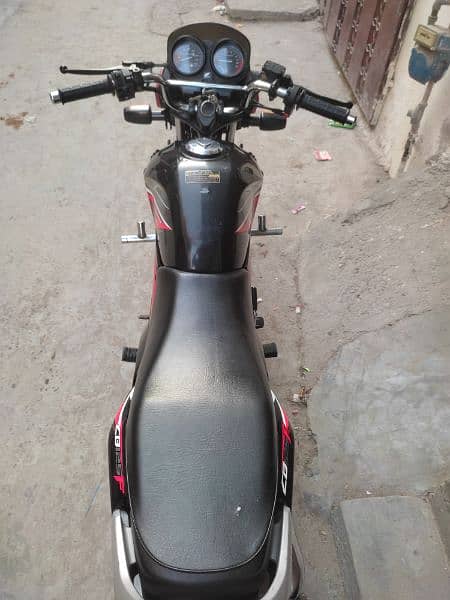 Honda cb125f for urgent sale in good condition. 5