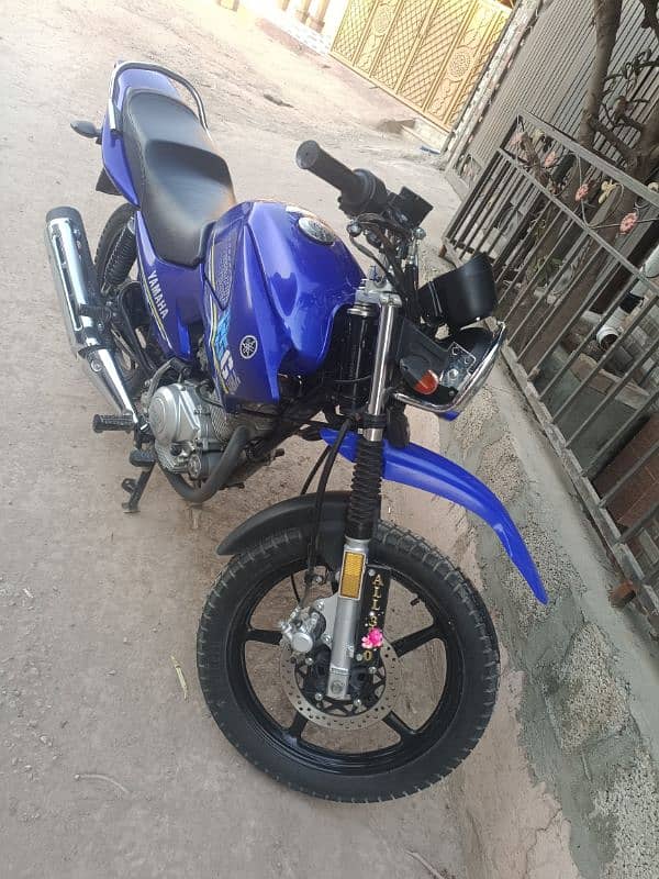 Yamaha YBR G 2022 5