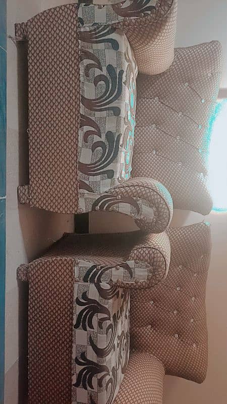 5 seater sofa in good condition 3