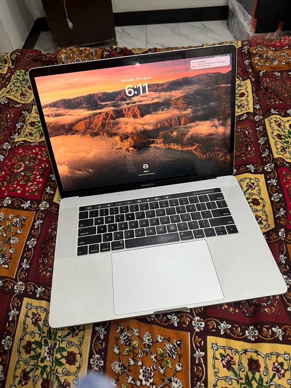 apple MacBook pro A1990 corei7 8750H 2ram 16gb hdd 251SSD BTRY 7