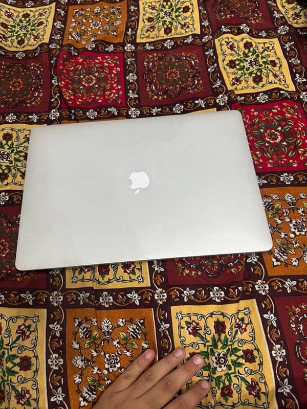 apple MacBook pro A1990 corei7 8750H 2ram 16gb hdd 251SSD BTRY 12