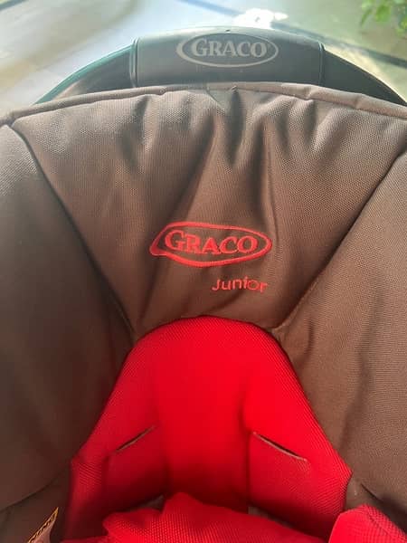 Graco baby cot/car seat 4