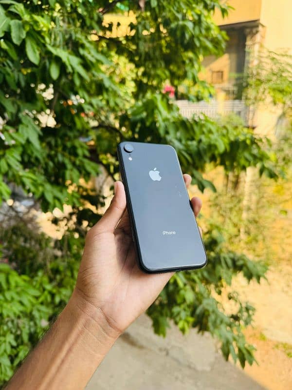 I phone Xr Factory unlocked 1