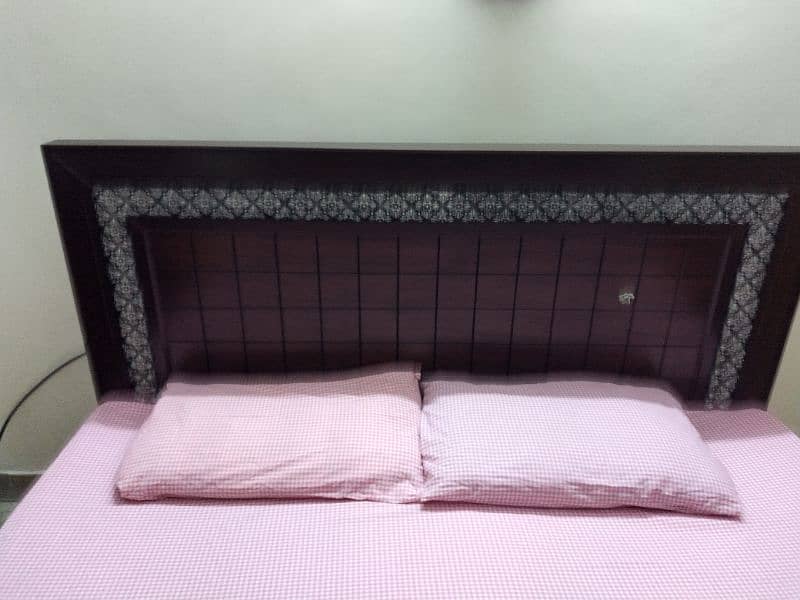 Double bed with metress 2