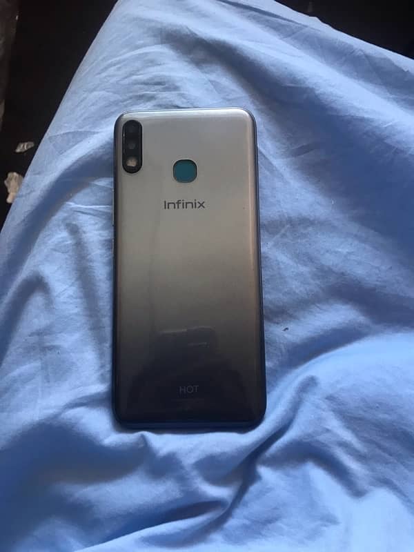 Infinix HOT 8 3