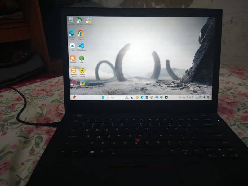 leveno thinkpad t480 I core 5 8 gen 8/237 gb ram and rom 1