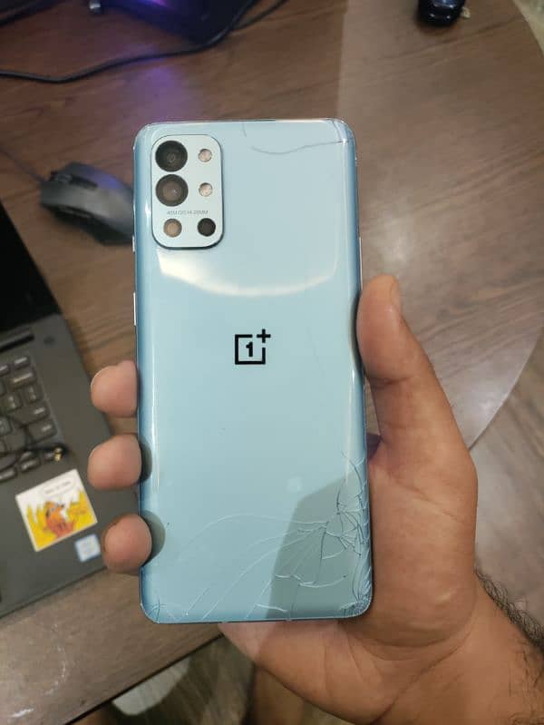 One Plus 9R 8/128 Front Back Cracked 3