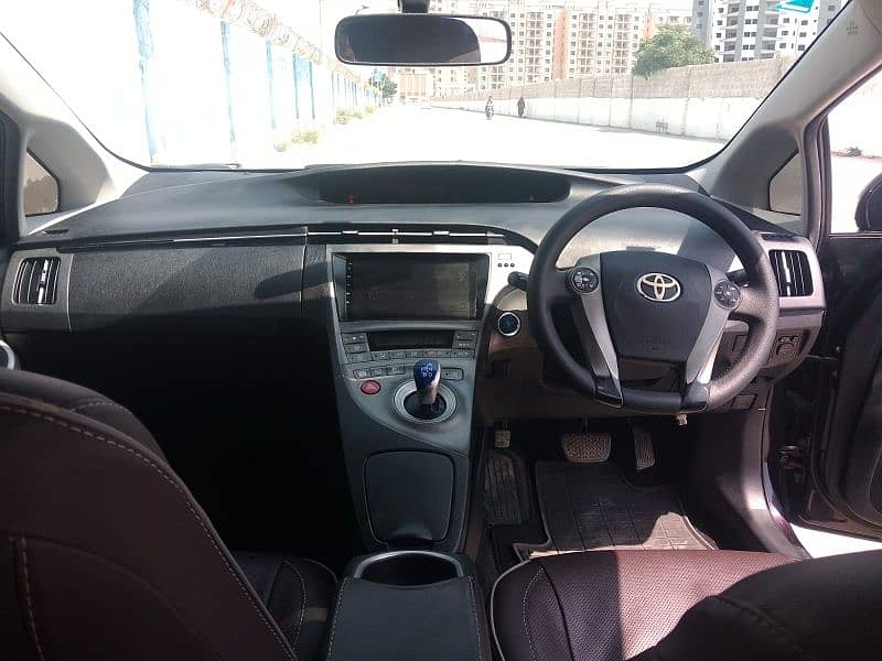 Toyota Prius 2014 6