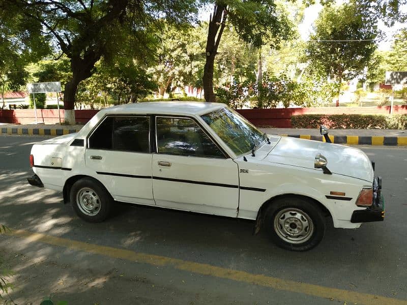 Toyota Corolla XE 1982 3