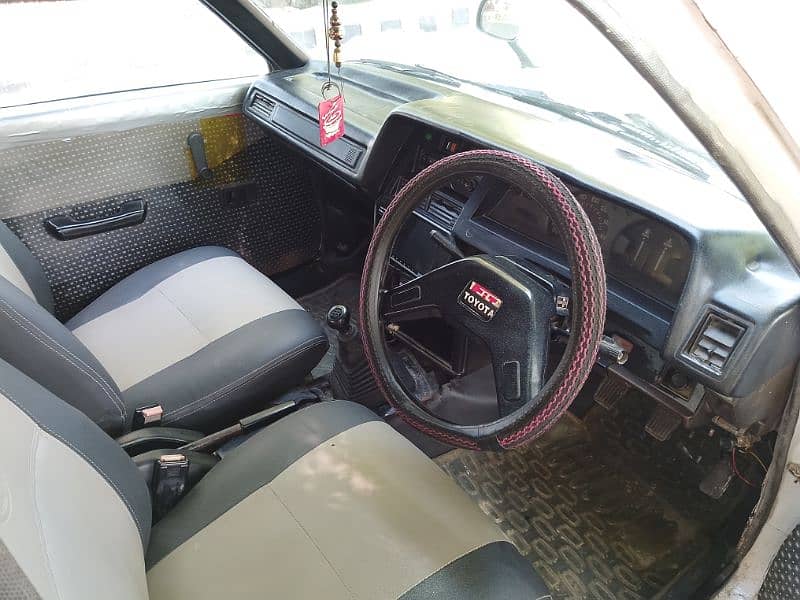 Toyota Corolla XE 1982 17