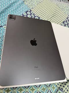 Apple iPad Pro 12.9 (4th Gen)