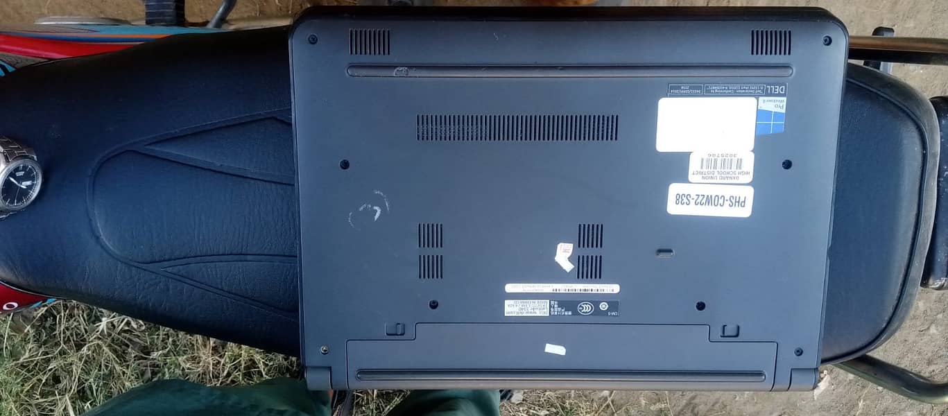 Urgent sale Dell I3 laptop 5