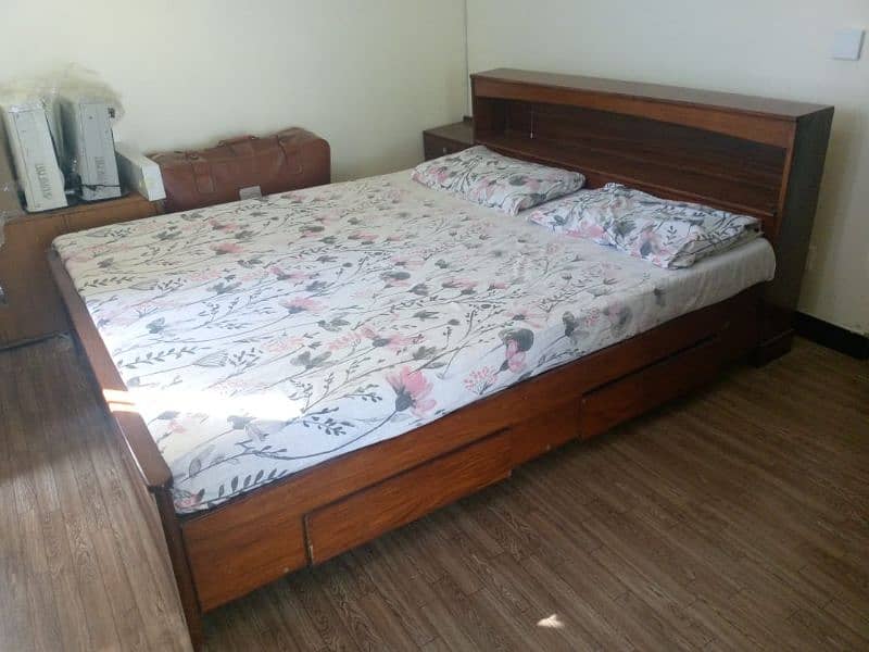 Bed | Wooden Bed | Double Bed | Queen Bed | Mattress| Moltyfoam 2