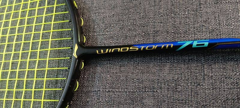 lining racket WINDSTORM 76 weight 76g and 30 lbs tension 1