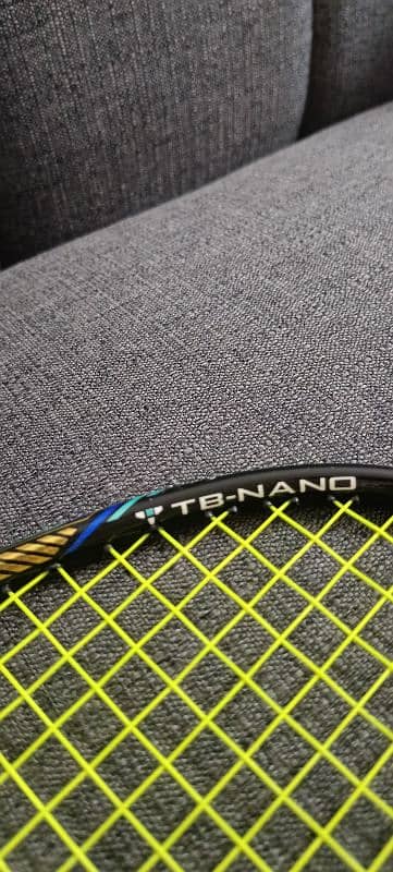 lining racket WINDSTORM 76 weight 76g and 30 lbs tension 4