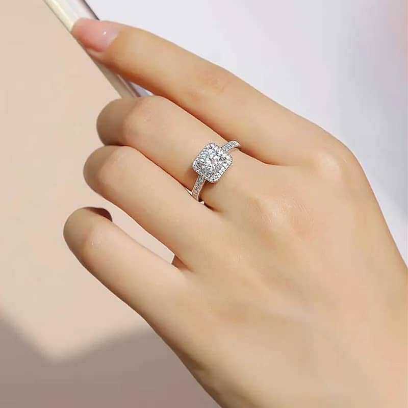 Stunning Moissanite Rings for Women: Elegance and Brilliance 1 Carat 1