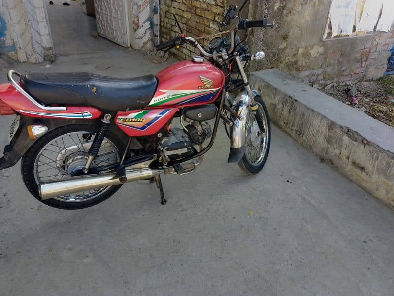 Honda cd100 2013 2