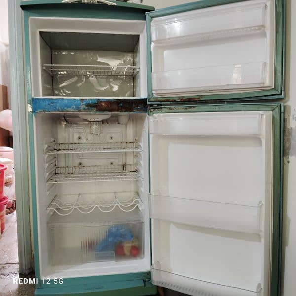 waves fridge good condition 2