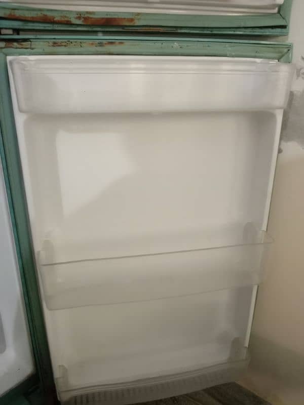 waves fridge good condition 5