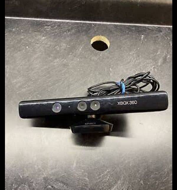 Xbox 360 Kinect Sensor 0