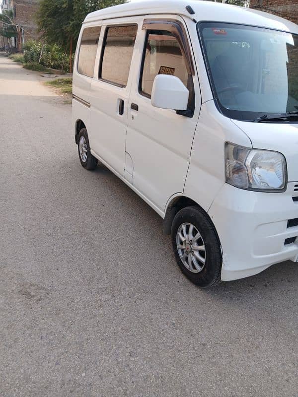 Daihatsu Hijet 2019 1