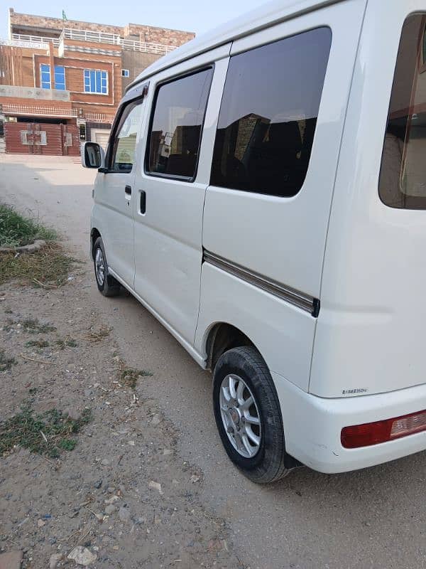 Daihatsu Hijet 2019 4