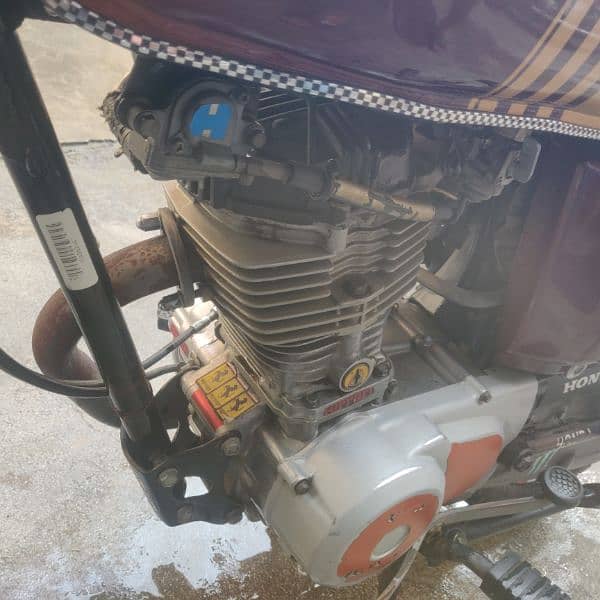 Honda 125  2016 model in jeniun condition all documents clear 3