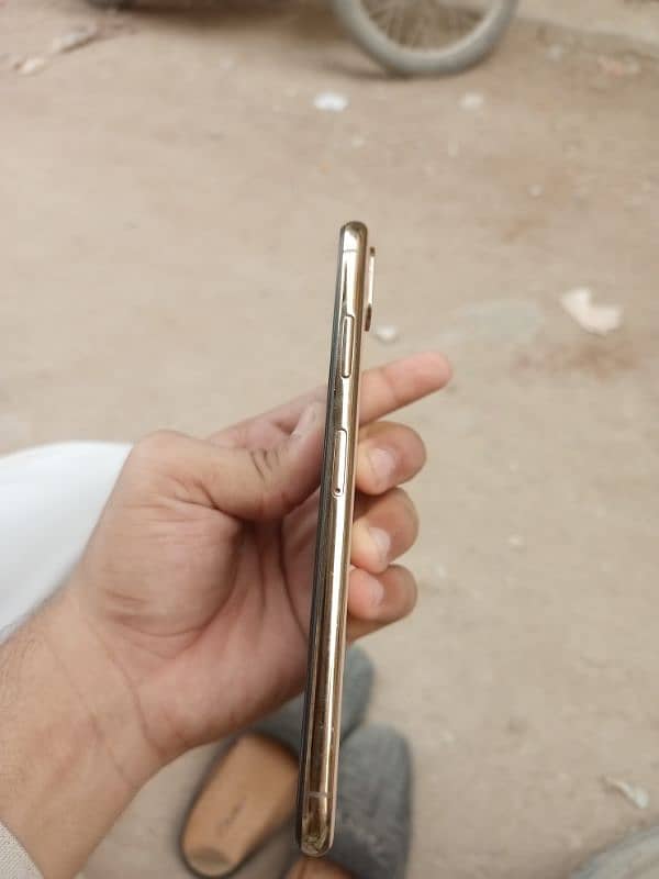 I phone xs max non 256 GB paynal cheng face I'd ok 4