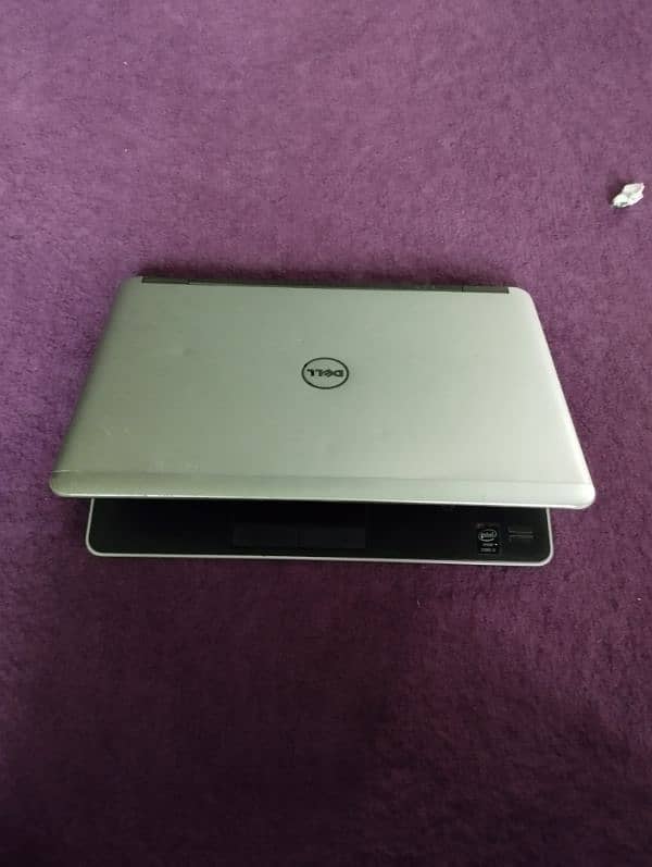 Dell Latitude E7240 0