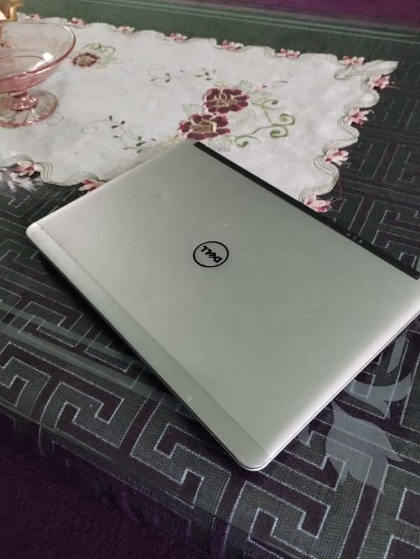 Dell Latitude E7240 1