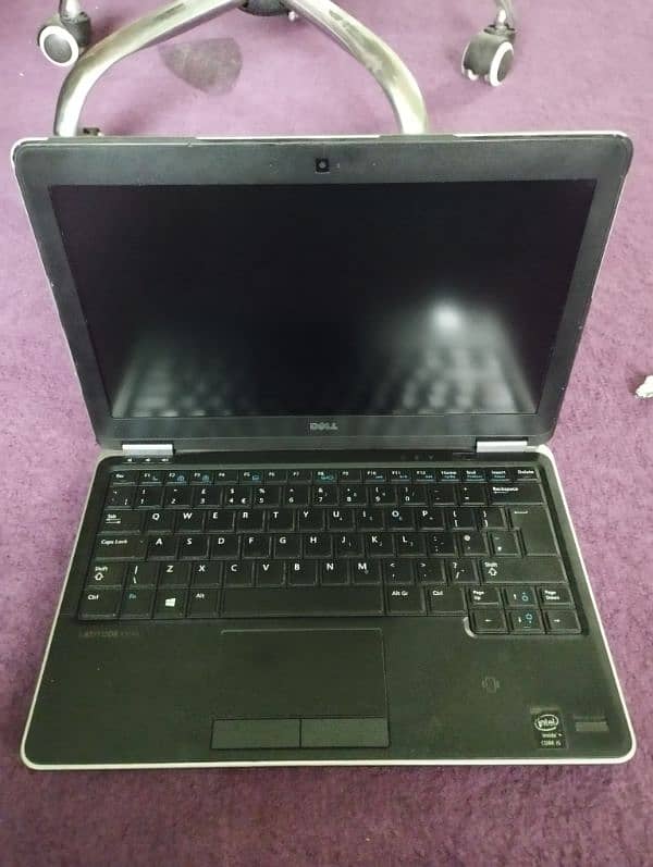 Dell Latitude E7240 2