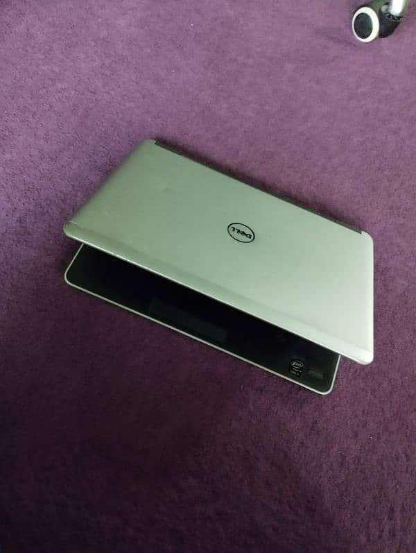 Dell Latitude E7240 4