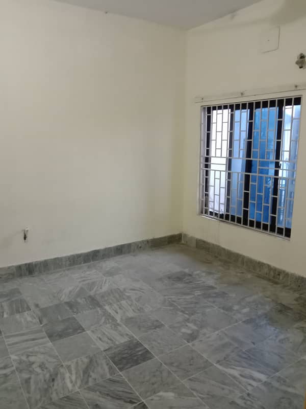 First floor upper portion for rent in I-10 only for a couple 5