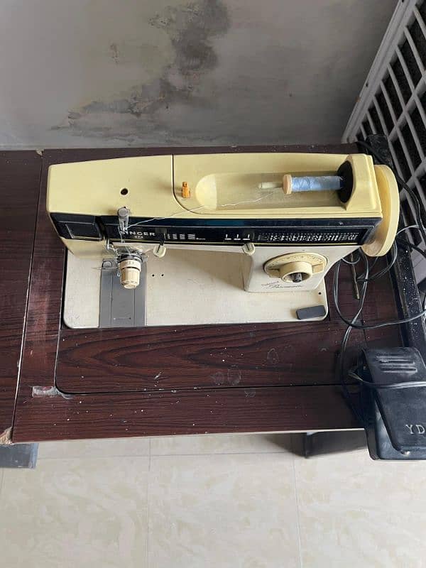 Singer Sewing Machine Discmatic 974 5