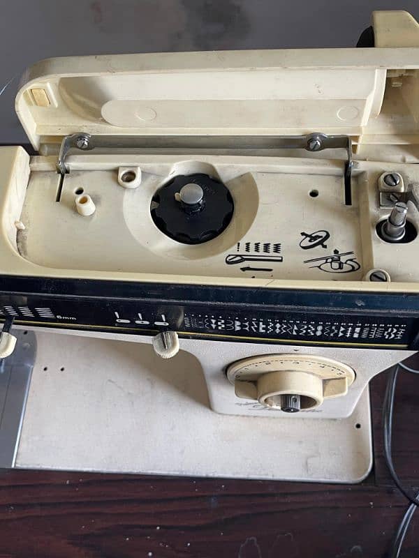 Singer Sewing Machine Discmatic 974 6