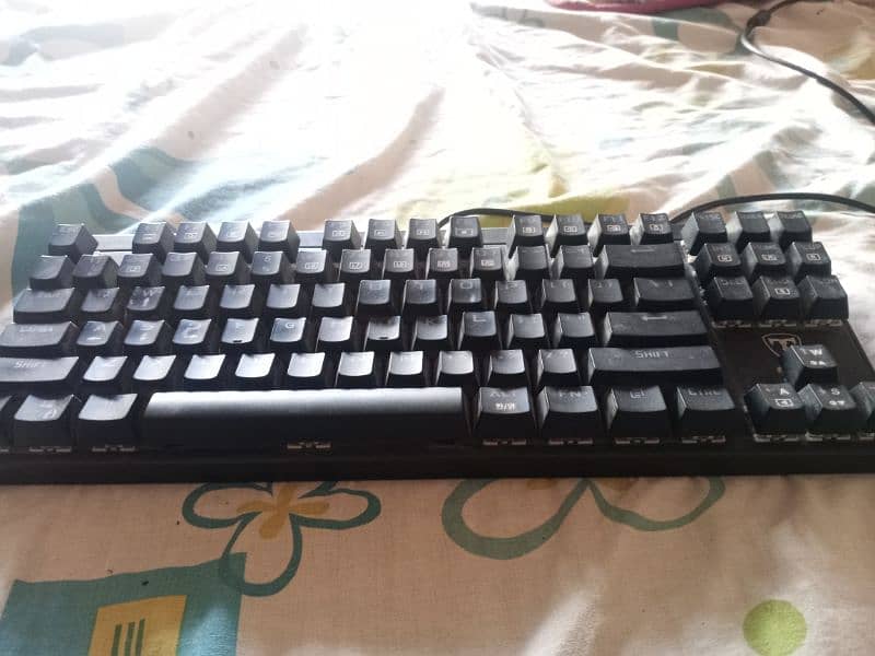 Gaming Keyboard for sale (T dagger) 1