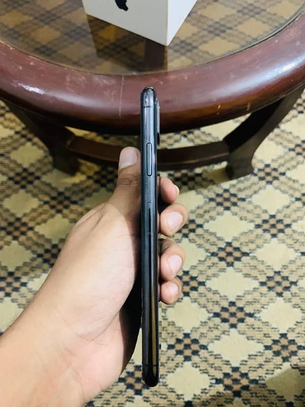 iPhone Xs Max new brand condition 4