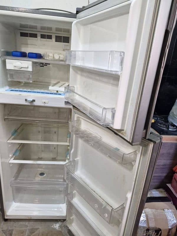 LG refrigerator 0