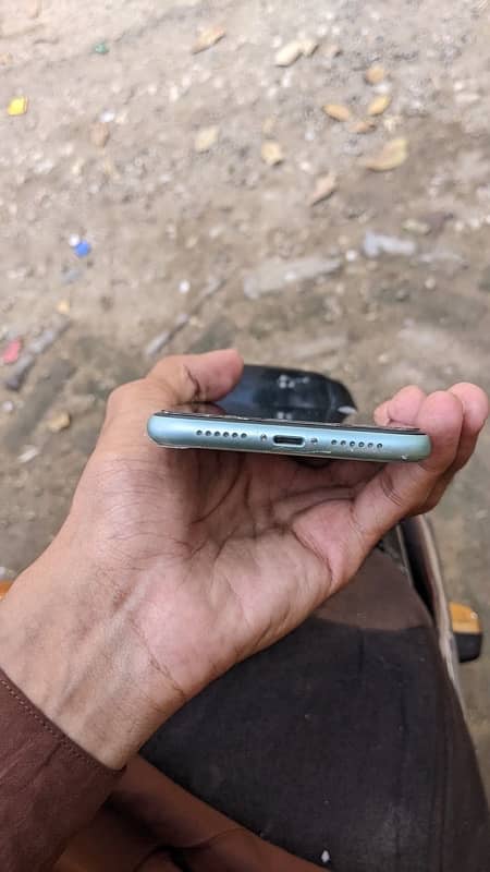 IPhone 11 (128gb JV ) 4