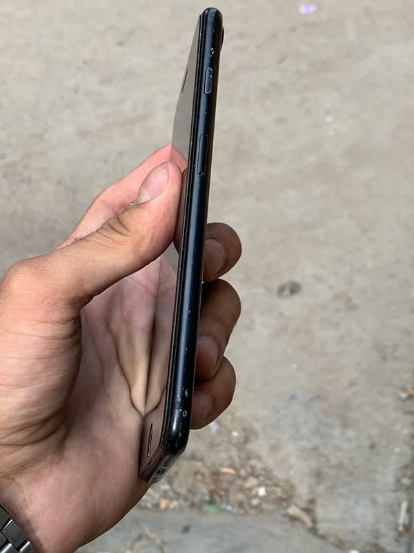 iphone 7 plus pta approved /totally genuine/finger okay 1