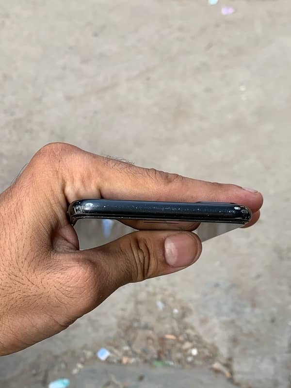 iphone 7 plus pta approved /totally genuine/finger okay 4