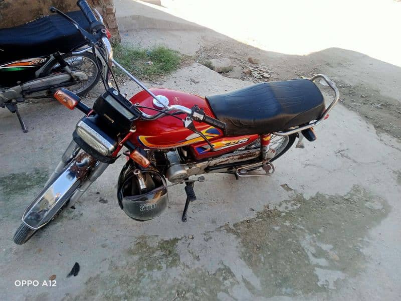 unique Motor bike in Good condition 1