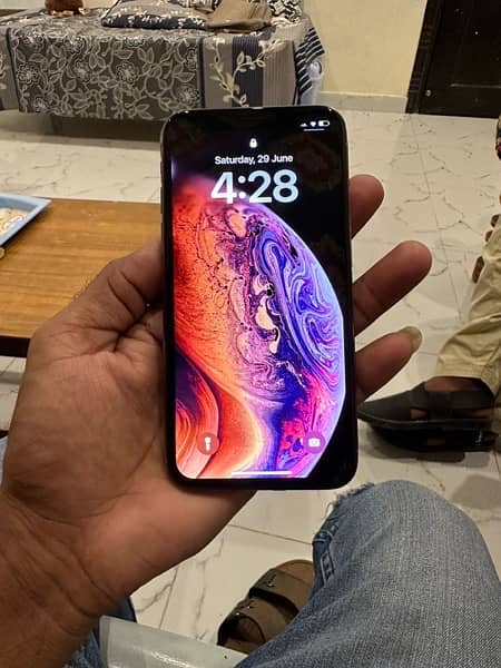 i phone xs 256 gb non pta face id distri hi baki all ok hi batter 76 1