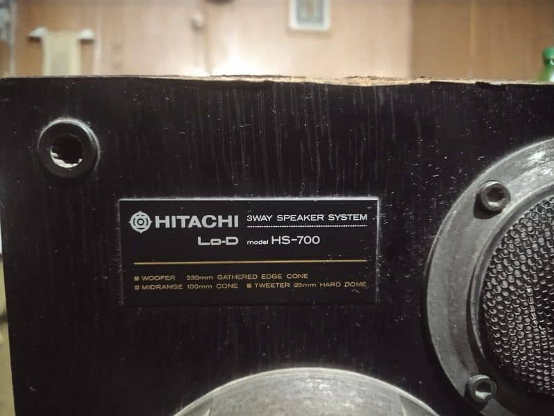 Hitachi Lo-D 3 Way Speakers. Lo-D HS-700 3