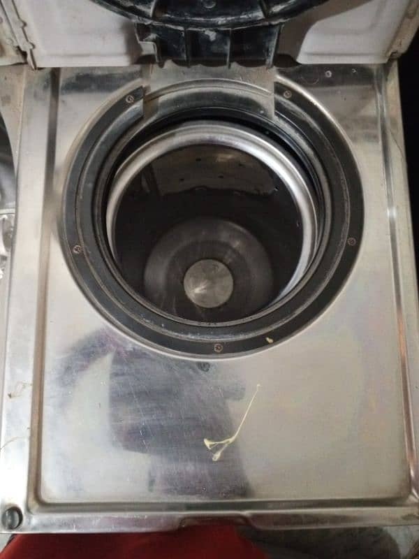 used Super Asia Washing machine with a dryer in the metal body 7