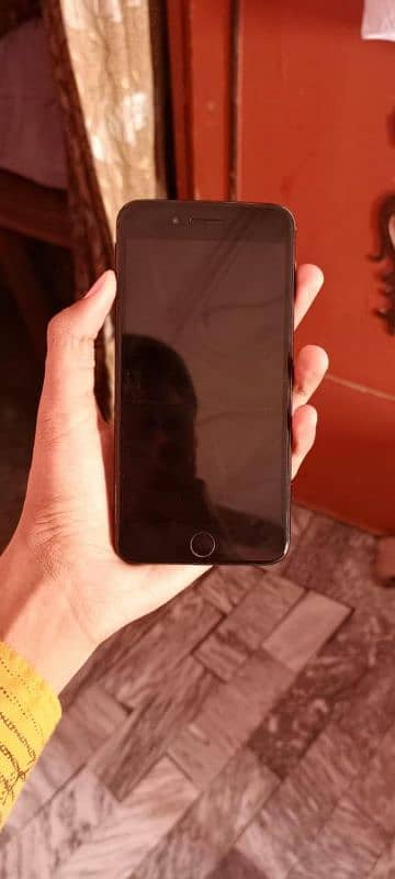 i phone 7 plus 128 GB Total original hai back camra thora blur hai 1