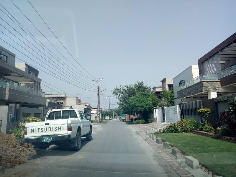 20 Marla Best Location Near park Mosque Main College Road Approach Plot For Sale 2